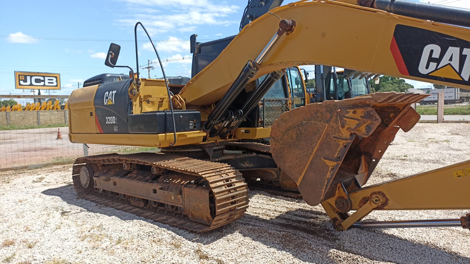 Escavadeira Caterpillar 320D